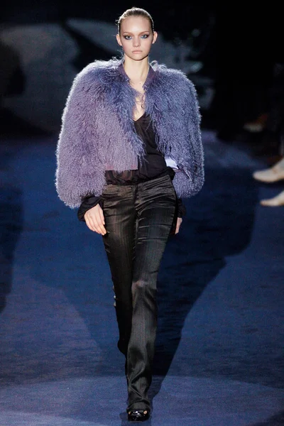 Look 18